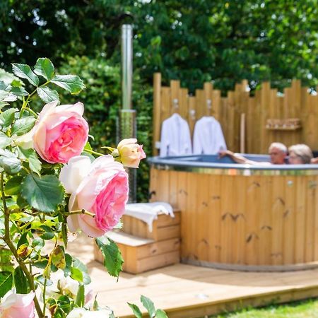 Cabane En Bois Avec Bain Nordique Asnieres-sur-Vegre Εξωτερικό φωτογραφία